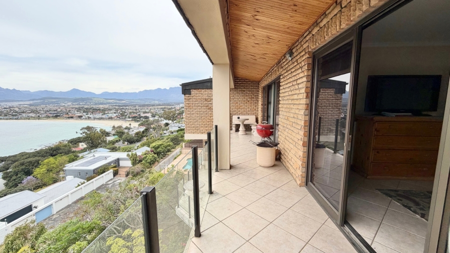 1 Bedroom Property for Sale in Mountainside Western Cape
